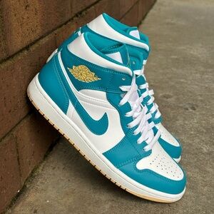 Air Jordan 1 Mid Aquatone